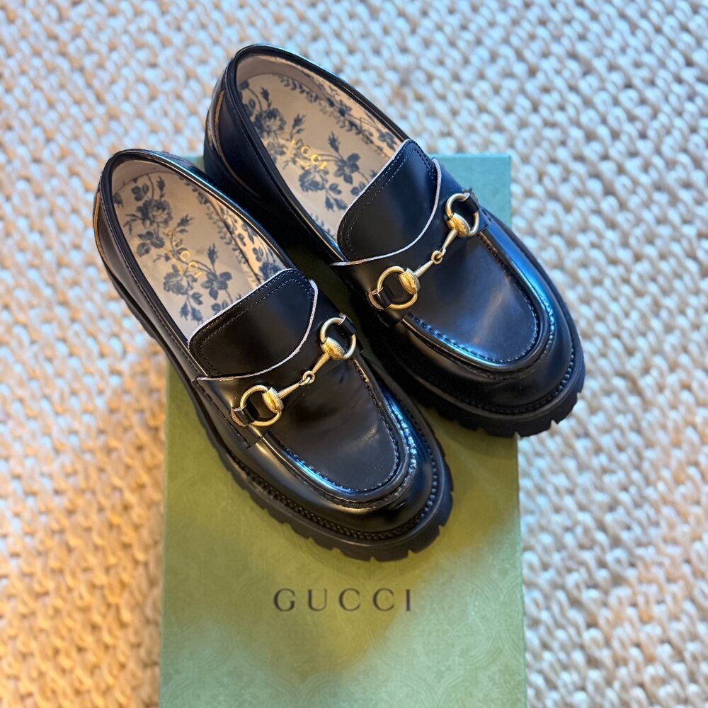 Gucci black leather horsebit lug sole loafers 37.5